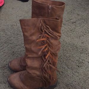 Tassel boots
